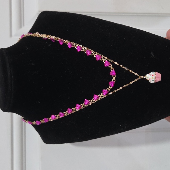 💕🔹️Betsey Johnson 🔹️Pink Heart  Cupcake Crystal Heart  Layer Pendant Necklace - Picture 4 of 6